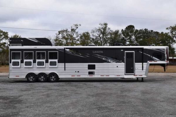 2021 Lakota Bighorn 8418GLQUG 4 Horse Trailer with 18' Short Wall - Image 26