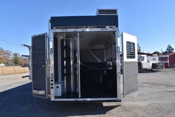 2021 Lakota Bighorn 8418GLQUG 4 Horse Trailer with 18' Short Wall - Image 18