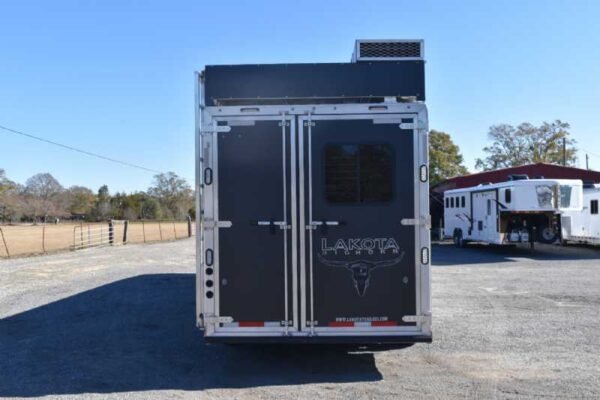 2021 Lakota Bighorn 8418GLQUG 4 Horse Trailer with 18' Short Wall - Image 17