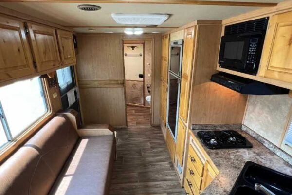 2006 Featherlite 8412LQ 4 Horse Trailer with 12' Short Wall - Image 15