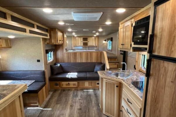 2024 Lakota Charger 8411RKGLQ 4 Horse Trailer with 11' Short Wall - Image 23