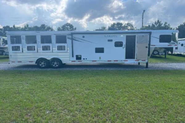 2024 Lakota Charger 8411RKGLQ 4 Horse Trailer with 11' Short Wall - Image 5