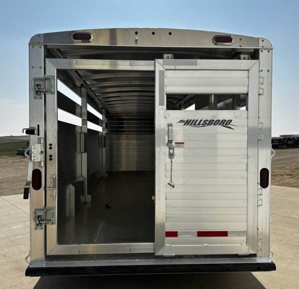 New 2024 Hillsboro 24' Livestock Trailer - Three Compartments - Image 10