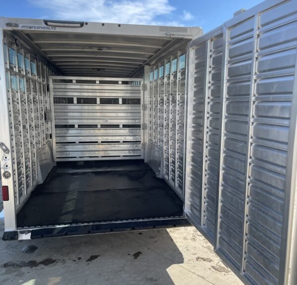 2013 Featherlite 30FT Stock Combo - 3 Compartments - Image 11