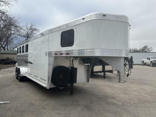 2004 Cherokee Trailers 4H GN Horse Trailer - Image 3