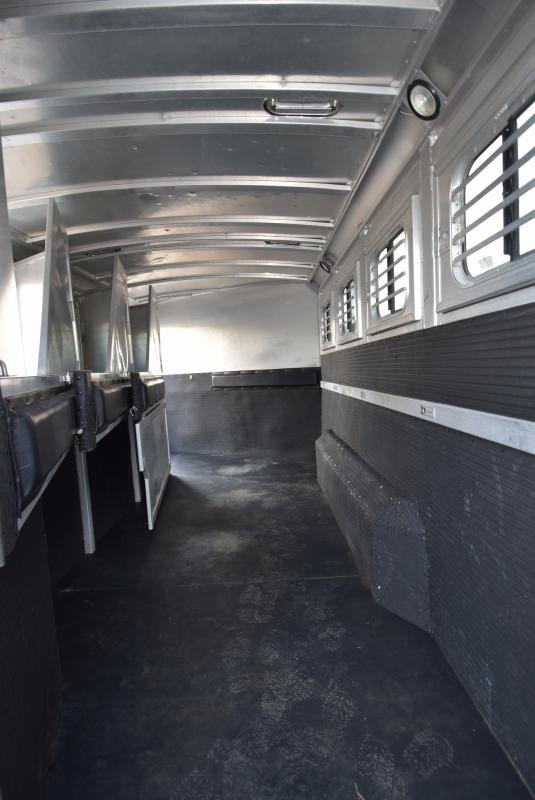 2008 C and C Trailers 4 Horse Bumper Horse Trailer - Image 10