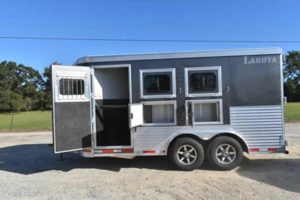 2018 Lakota 83HBPSL 3 Horse Trailer - Image 8