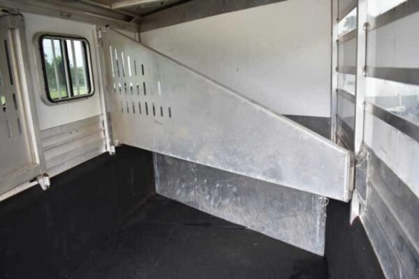 2012 CM 3HBP 3 Horse Trailer - Image 6