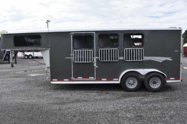 2018 Adam 7304GN 3 Horse Trailer - Image 16