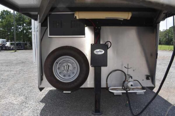 2014 Shadow 7208GLQ 2 Horse Trailer with 8' Short Wall - Image 9