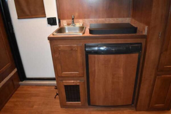 2014 Shadow 7208GLQ 2 Horse Trailer with 8' Short Wall - Image 13