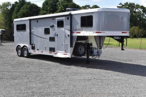 2020 Lakota Colt 8209SO 2 Horse Trailer with 9' Short Wall - Image 5