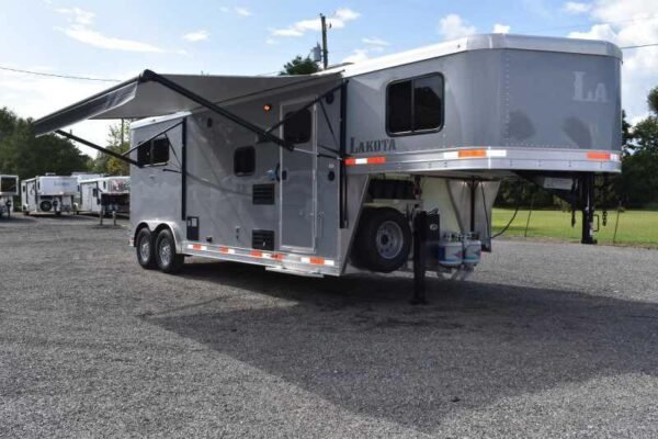 2020 Lakota Colt 8209SO 2 Horse Trailer with 9' Short Wall - Image 6
