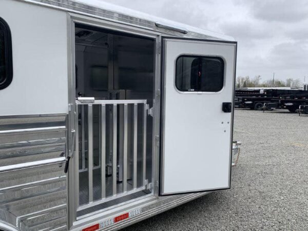 2020 19' CIMARRON BUMPER PULL 6 PEN STOCK TRAILER - Image 11