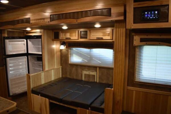 2021 Lakota BIGHORN 8316SRGLQ 3 Horse Trailer with 16' Short Wall - Image 27