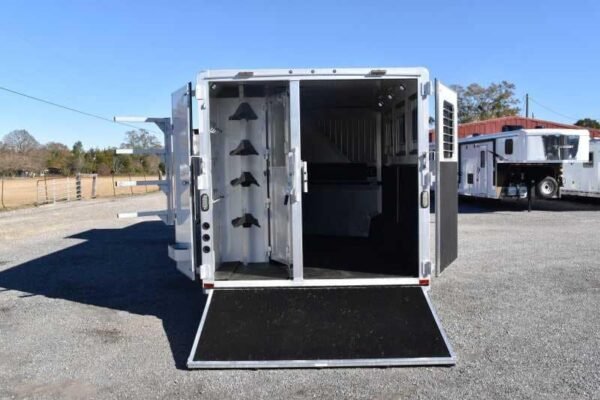 2015 Lakota 8411GLQ 4 Horse Trailer with 11' Short Wall - Image 21