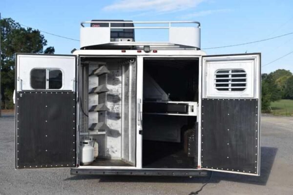 2006 Platinum 8410LQ 4 Horse Trailer with 9' Short Wall - Image 20