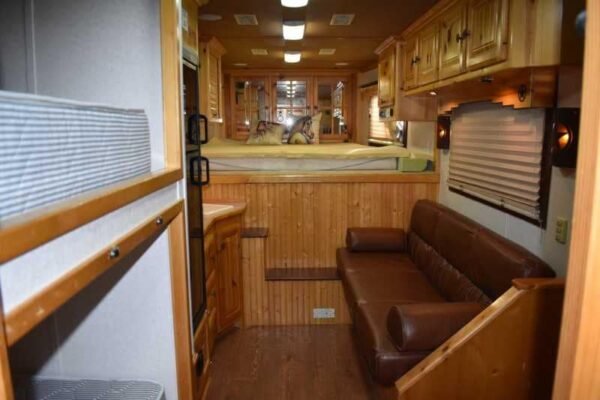 2003 Bloomer 8414LQ 4 Horse Trailer with 14' Short Wall - Image 10