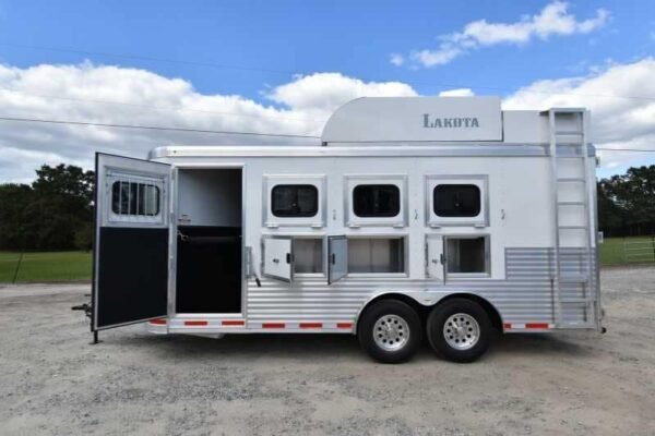 2018 Lakota 84HBPSL 4 Horse Trailer with 2' Short Wall - Image 8