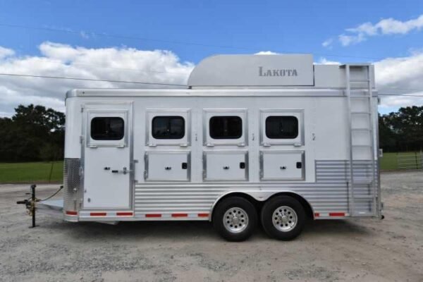 2018 Lakota 84HBPSL 4 Horse Trailer with 2' Short Wall - Image 6