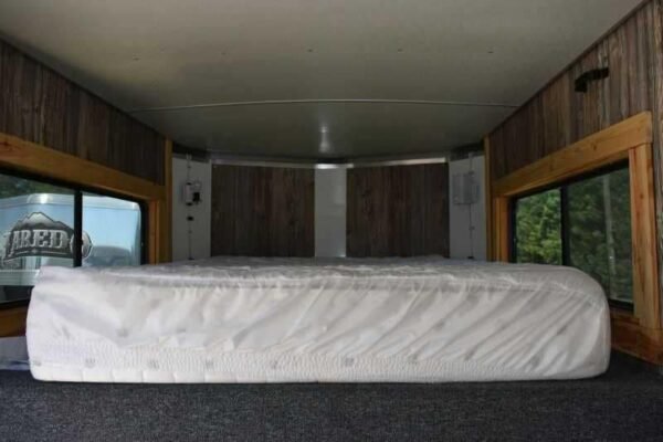 Used 2005 Silver Star 2HGNLQ 2 Horse Trailer with 4' Short Wall - Image 10