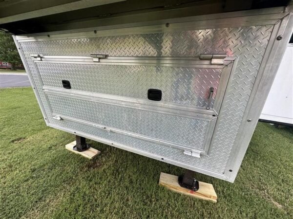 2014 Lakota Bighorn 8416, Generator, Couch, Dinette 17’ Shortwall, 4 Horse Trailer, 12' Slide. - Image 9