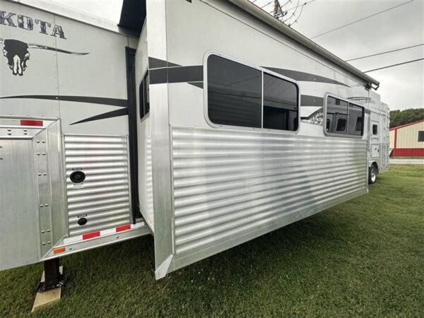 2014 Lakota Bighorn 8416, Generator, Couch, Dinette 17’ Shortwall, 4 Horse Trailer, 12' Slide. - Image 8