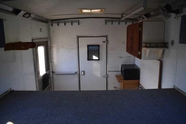 Used 1998 Silver Star 2HGN 2 Horse Trailer with 6' Short Wall - Image 6