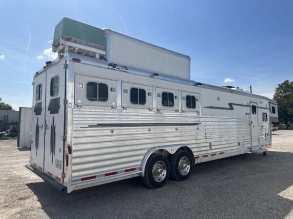 2007 4 Star 4 Horse 14' Outlaw LQ Slide Out - Image 5