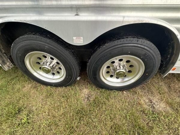2014 Lakota Bighorn 8416, Generator, Couch, Dinette 17’ Shortwall, 4 Horse Trailer, 12' Slide. - Image 7