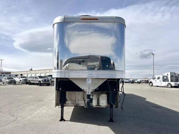 Used 2013 Bloomer 4 Horse 16' LQ, 7'Slide, Air Ride, Pod, Mister/Water Sys  Air ride, HWH Slide, Integrated Pod - Image 27