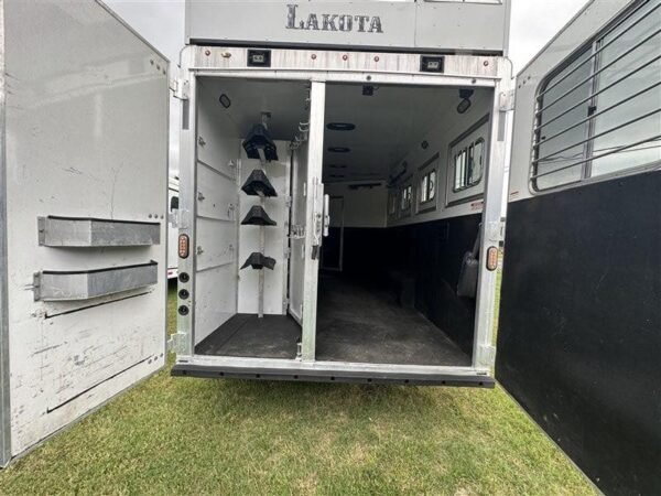 2014 Lakota Bighorn 8416, Generator, Couch, Dinette 17’ Shortwall, 4 Horse Trailer, 12' Slide. - Image 6