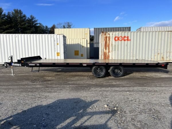 2024 Diamond C 8.5x22 7K Deckover Trailer w/Slide-In Ramps - Image 3