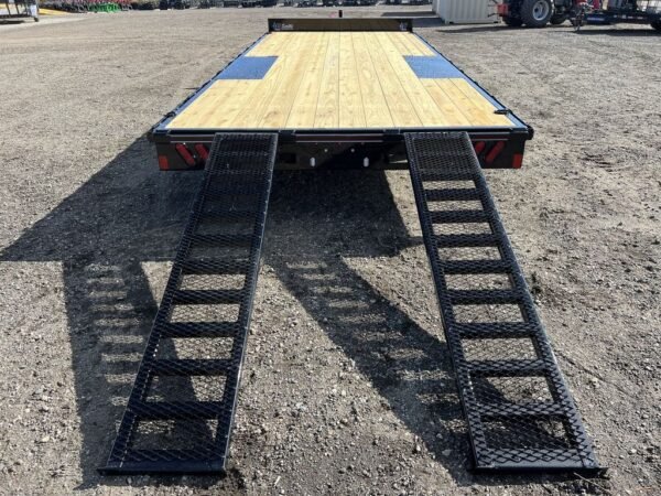 2024 Diamond C 8.5x20 7K Deckover Trailer w/Slide-In Ramps - Image 11