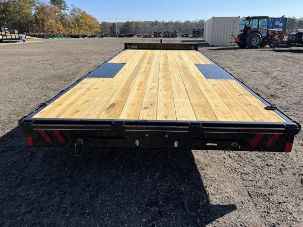 2024 Diamond C 8.5x20 7K Deckover Trailer w/Slide-In Ramps - Image 6