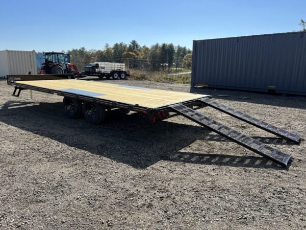 2024 Diamond C 8.5x20 7K Deckover Trailer w/Slide-In Ramps - Image 3