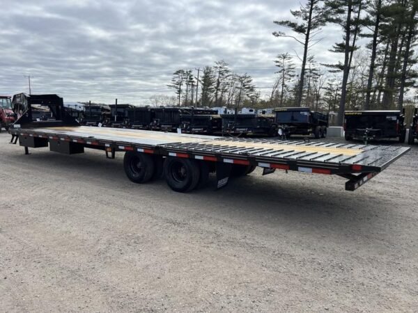 2024 Diamond C 8.5x35 25K Gooseneck Equipment Trailer w/Spare Mount - Image 5