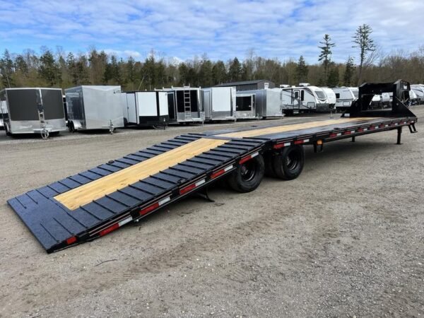 2024 Diamond C 8.5x35 25K Gooseneck Equipment Trailer w/Spare Mount - Image 11