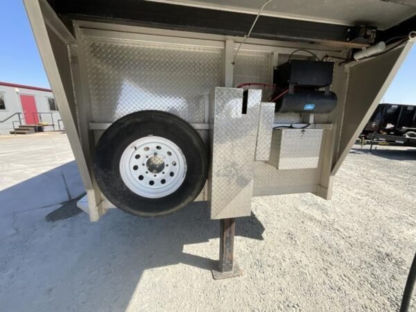 2005 Jamco 4 Horse Gooseneck Trailer - Image 8